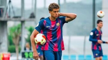 موندو ديبورتيفو: حمزة عبدالكريم يعيش حالة إستثنائية بعد ضمه للمنتخب بجوار صلاح 29/05/2026 01:59 م سلطت صحيفة موندو ديبورتيفو الإسبانية الضوء على مسيرة حمزة عبدالكريم