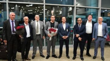 نادي الزمالك يستقبل بعثة اتحاد العاصمة الجزائري بالورود في القاهرة
                                                
                                                
                                                    14/05/2026 11:38 ص
                                                
                                                
                                                    وصلت بعثة فريق اتحاد العاصمة الجزائري لمطار القاهرة استعداد لمواجهة الزمالك في إياب نهائي بطولة الكونفدرالية الإفريقية.