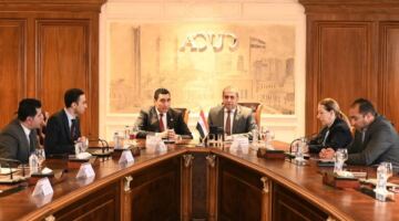 وزير الرياضة يلتقي رئيس شركة العاصمة الجديدة لمتابعة التعاون المشترك ودعم الألعاب الفردية
                                                
                                                
                                                    11/05/2026 01:36 م
                                                
                                                
                                                    التقى جوهر نبيل، وزير الشباب والرياضة، المهندس خالد عباس، رئيس مجلس إدارة شركة العاصمة الجديدة للتنمية العمرانية، وذلك في إطار متابعة الإجراءات التنفيذية للتعاون المشترك بين الجانبين، وبحث فرص الشراكة