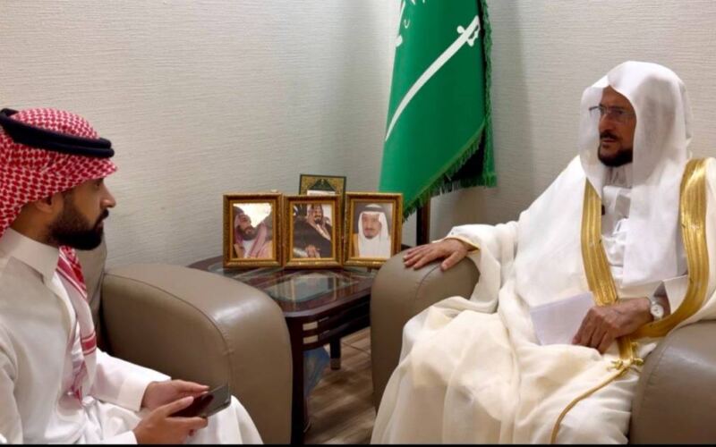 وزير الشؤون الإسلامية السعودي لـ”اندبندنت عربية”: لا أثق في الجمعيات الخيرية