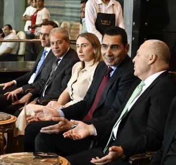 وزير الشباب والرياضة يؤازر منتخب مصر فى وديته أمام نظيره الروسي
                                                
                                                
                                                    28/05/2026 10:00 م
                                                
                                                
                                                    حرص جوهر نبيل وزير الشباب والرياضة على التواجد باستاد القاهرة الدولي، لمؤازرة منتخب مصر الوطني لكرة القدم خلال مباراته الودية قبل الأخيرة أمام منتخب روسيا، ضمن استعدادات الفراعنة لخوض منافسات كأس العا