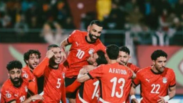 وصول مرموش ومحمد صلاح لخوض ودية روسيا في هذا الموعد!
                                                
                                                
                                                    26/05/2026 10:33 ص
                                                
                                                
                                                    يواصل منتخب مصر  الوطني الأول لكرة القدم، تدريباته اليوم الثلاثاء
