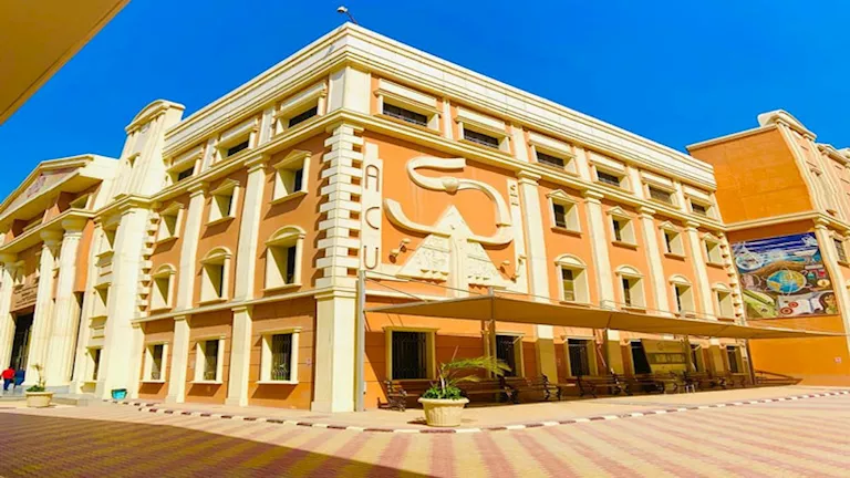 120 ألفًا لطب الأسنان.. مصروفات كليات جامعة الأهرام الكندية