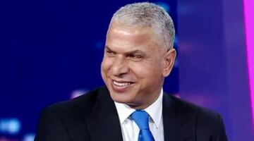 أحمد حسن يكشف كواليس تعيين وائل جمعة مديرًا للكرة بالأهلي
                                                
                                                
                                                    02/06/2026 12:00 ص
                                                
                                                
                                                    كشف أحمد حسن، نجم الكرة المصرية السابق، عن اقتراب تولي وائل جمعة منصب مدير الكرة بالنادي الأهلي بداية من الموسم المقبل، وذلك بعد تصريحات هاتفية أدلى بها الأخير للإعلامي أحمد فؤاد.