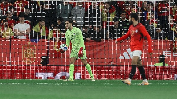 أحمد شوبير: مشاهدة مصطفى بقميص منتخب مصر في كأس العالم لحظة تاريخية لا تُنسى
                                                
                                                
                                                    14/06/2026 01:04 م
                                                
                                                
                                                    عبّر الإعلامي وحارس مرمى منتخب مصر السابق أحمد شوبير عن سعادته وفخره الكبيرين بتواجد نجله مصطفى شوبير ضمن قائمة الفراعنة المشاركة في بطولة كأس العالم 2026،