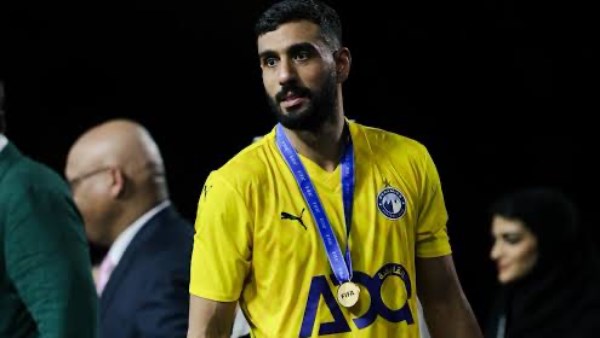 أحمد عيد عبدالملك: أحمد الشناوي أكثر لاعب تعرّض للظلم بعدم انضمامه لقائمة منتخب مصر                                                                                                                                                       10/06/2026 03:30 ص                                                                                                                                                       يرى أحمد عيد عبد الملك نجم الكرة المصرية، أن مصطفى شوبير هو الاجدر بحراسة مرمى منتخب مصر بشكل اساسي في كأس العالم…