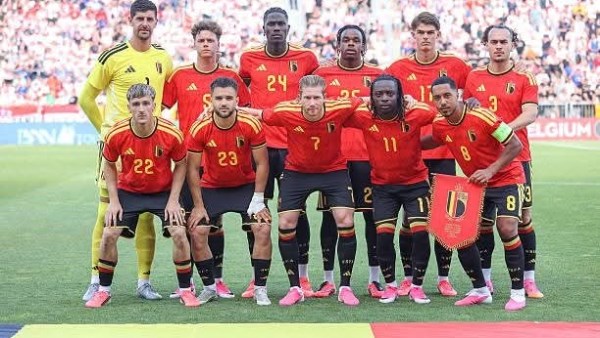 أمير هشام : استعدادات غير تقليدية لبلجيكا قبل مواجهة مصر في كأس العالم
                                                
                                                
                                                    13/06/2026 05:22 م
                                                
                                                
                                                    نشر الإعلامي أمير هشام لقطات من تدريبات منتخب بلجيكا استعدادًا لمواجهة منتخب مصر في كأس العالم 2026.