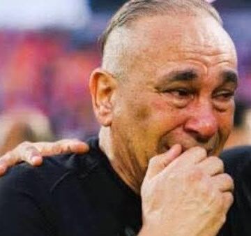 إسلام صادق: خطأ إداري ساذج في قائمة المنتخب بالمونديال
                                                
                                                
                                                    01/06/2026 01:32 ص
                                                
                                                
                                                    كشف الإعلامي إسلام صادق عن خطأ إداري في قائمة المنتخب الوطني المشاركة في كأس العالم، يتعلق بعدد حراس المرمى المقيدين بالقائمة النهائية.