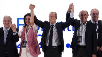 إعادة انتخاب فلورنتينو بيريز رئيساً لريال مدريد حتى عام 2030 08/06/2026 04:46 م أُعيد انتخاب فلورنتينو بيريز، الرئيس الأسطوري لنادي ريال مدريد، لولاية ثامنة ليستمر على رأس النادي حتى عام 2030.