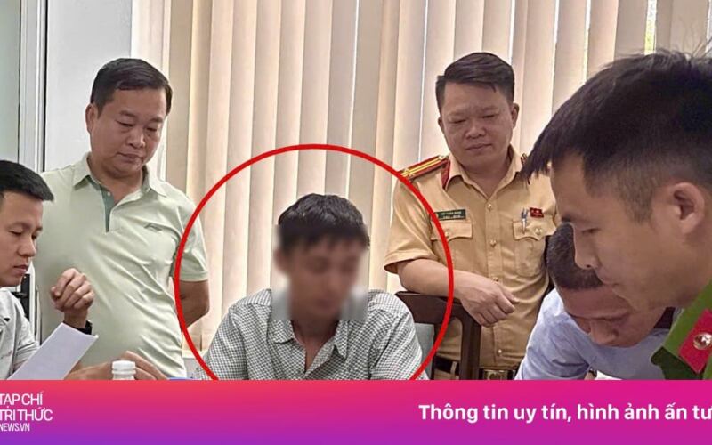 استخدام هاتف متصل بكاميرا زر وسماعة أذن صغيرة للغش في اختبار رخصة القيادة.