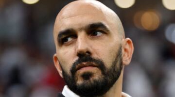 الأهلي يفاوض مدرب منتخب المغرب.. وطلبات المدرب على طاولة الخطيب والإدارة                                                                                                                                                    02/06/2026 01:41 م                                                                                                                                                    بدأت إدارة النادي الأهلي تحركات جادة للتعاقد مع المدرب المغربي وليد الركراكي، المدير الفني السابق لمنتخب المغرب