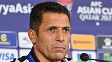 الأهلي ينهي اتفاقه مع حسين عموتة.. تفاصيل
                                                
                                                
                                                    09/06/2026 03:29 م
                                                
                                                
                                                    كشف طارق السيد نجم الزمالك السابق عن أن إدارة القلعة الحمراء توصلت إلى اتفاق مع المدرب المغربي حسين عموتة لتولي القيادة الفنية للفريق الأول لكرة القدم خلال الفترة المقبلة.