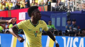 التعادل درس مهم .. «فينيسيوس» ينتقد أداء البرازيل أمام المغرب : بدأنا بشكل سيئ                                                                                                                                                       14/06/2026 05:30 ص                                                                                                                                                       أبدى النجم البرازيلي فينيسيوس جونيور عدم رضاه عن الأداء الجماعي لمنتخب البرازيل في بداية مواجهة المغرب، ضمن الجولة الافتتاحية من بطولة كأس العالم 2026