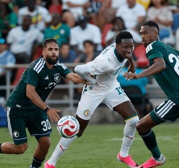 السعودية تتعادل سلبيا مع السنغال في الودية الأخيرة قبل كأس العالم
                                                
                                                
                                                    10/06/2026 06:19 م
                                                
                                                
                                                    تعادلت السعودية سلبياً مع عشرة من لاعبي السنغال اليوم الأربعاء في المباراة الودية الأخيرة للمنتخبين قبل انطلاق كأس العالم FIFA 2026
