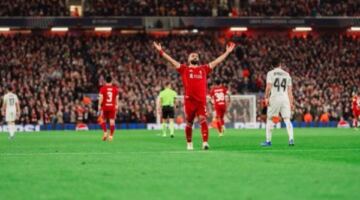الكومي عن ذكر اسم محمد صلاح في أغنية افتتاح المونديال: أنا رأسي مرفوعة                                                                                                                                                       12/06/2026 02:25 ص                                                                                                                                                       أعرب الإعلامي إيهاب الكومي عن فخره الكبير بالنجم المصري محمد صلاح، مؤكدًا أن ذكر اسم قائد منتخب مصر في الأغنية التي قدمتها النجمة العالمية شاكيرا خلال حفل افتتاح كأس العالم 2026 يعد إنجازًا يعكس مكانت