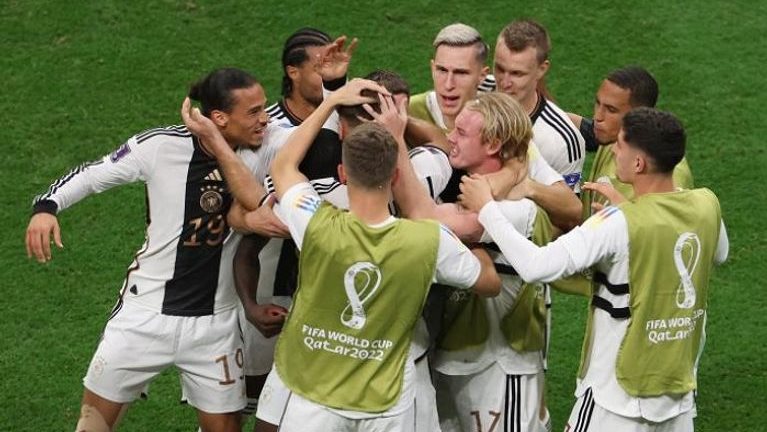 الماكينات الألمانية تبدأ رحلة استعادة المجد بمواجهة كوراساو في كأس العالم 2026
                                                
                                                
                                                    14/06/2026 09:23 ص
                                                
                                                
                                                    يستهل المنتخب الألماني مشواره في بطولة كأس العالم 2026 في الثامنة مساء اليوم الأحد بتوقيت …