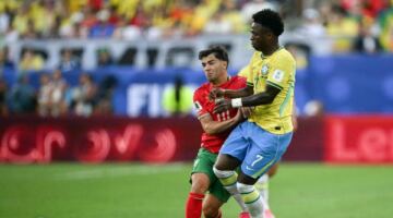 المغرب تواصل إزعاج الكبار وتخرج بتعادل ثمين أمام البرازيل في كأس العالم 2026 | شاهد
                                                
                                                
                                                    14/06/2026 03:17 ص
                                                
                                                
                                                    فرض التعادل الإيجابي 1-1 نفسه على مواجهة منتخب المغرب ونظيره البرازيلي، في المباراة التي أقيمت على ملعب "ميتلايف
