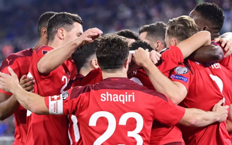 تشكيل سويسرا لمواجهة قطر في كأس العالم                                                                                                                                                       13/06/2026 09:28 م                                                                                                                                                       كشف مورات ياكين، المدير الفني لمنتخب سويسرا، عن التشكيل الرسمي الذي سيخوض به مواجهة قطر، مساء اليوم السبت، على ملعب "ليفاي" بمدينة كاليفورنيا الأمريكية.. المزيد