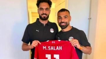 تيشيرت ليفربول.. هدية خاصة من صلاح لـ زيكو بمعسكر الفراعنة                                                                                                                                                    01/06/2026 04:01 ص                                                                                                                                                    حرص النجم المصري محمد صلاح على إهداء قميص نادي ليفربول إلى لاعب منتخب مصر مصطفى “زيكو”، وذلك على هامش معسكر منتخب مصر الحالي.