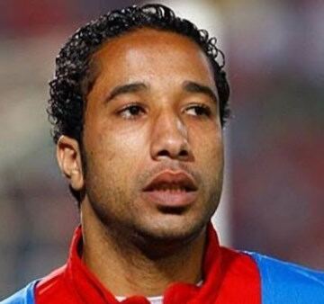 دروجبا: بحسبن على خالد بيبو في كل صلاة
                                                
                                                
                                                    02/06/2026 02:45 ص
                                                
                                                
                                                    أكد أحمد حسن «دروجبا»، لاعب الأهلي السابق، أن عملية اختيار المدربين داخل قطاعات الناشئين في بعض الأندية المصرية لا تتم دائمًا على أساس الكفاءة …