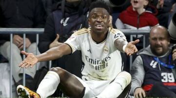 رسالة حاسمة من ريال مدريد إلى «فينيسيوس» بعد تعثر مفاوضات التجديد                                                                                                                                                       10/06/2026 07:44 م                                                                                                                                                       كشفت تقارير صحفية عن تطورات جديدة في ملف تجديد عقد البرازيلي فينيسيوس جونيور مع ريال مدريد،