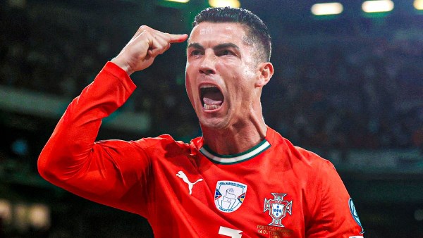 رونالدو يرفع شعار التحدي ويكشف خطة البرتغال نحو لقب كأس العالم 2026
                                                
                                                
                                                    12/06/2026 04:38 م
                                                
                                                
                                                    رفع البرتغالي كريستيانو رونالدو، قائد منتخب البرتغال، راية التحدي قبل انطلاق منافسات كأس العالم 2026