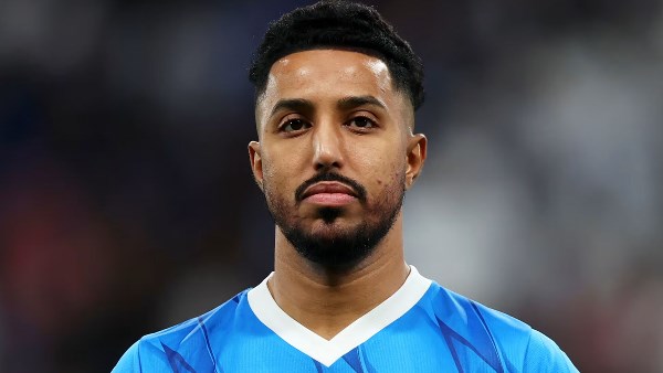 سالم الدوسري.. ورقة السعودية الرابحة بالمونديال
                                                
                                                
                                                    05/06/2026 01:14 م
                                                
                                                
                                                    قبل أي بطولة عالمية، تبحث الجماهير السعودية عن اللاعب القادر على إشعال الحلم، وغالبا ما يكون اسم سالم الدوسري في مقدمة المشهد.