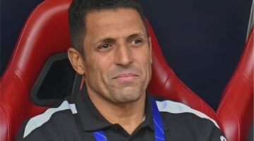 سجل حافل بالإنجازات.. من هو الحسين عموتة المرشح لتدريب الأهلي؟                                                                                                                                                    08/06/2026 07:30 ص                                                                                                                                                    كشف الناقد الرياضي محمود شوقي عبر حسابه على موقع «فيسبوك» عن السيرة التدريبية الحافلة للمدرب المغربي الحسين عموتة، المرشح لتولي القيادة الفنية للنادي الأهلي خلال الفترة المقبلة.