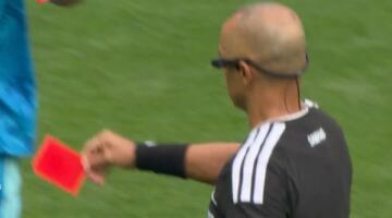 سيثولي ثالث لاعب يُطرد في تاريخ مشاركات جنوب أفريقيا بكأس العالم                                                                                                                                                    11/06/2026 11:57 م                                                                                                                                                    شهد تاريخ مشاركات منتخب جنوب أفريقيا في بطولة كأس العالم حالات طرد محدودة للغاية، حيث لم يتعرض لاعبو “البافانا بافانا
