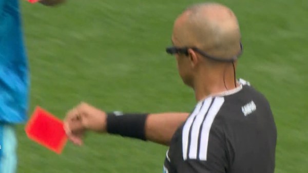 سيثولي ثالث لاعب يُطرد في تاريخ مشاركات جنوب أفريقيا بكأس العالم
                                                
                                                
                                                    11/06/2026 11:57 م
                                                
                                                
                                                    شهد تاريخ مشاركات منتخب جنوب أفريقيا في بطولة كأس العالم حالات طرد محدودة للغاية، حيث لم يتعرض لاعبو “البافانا بافانا