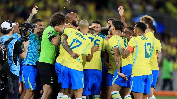 تشكيل البرازيل الرسمي لمواجهة منتخب مصر وديا
                                                
                                                
                                                    06/06/2026 11:11 م
                                                
                                                
                                                    أعلن الإيطالي كارلو أنشيلوتي، المدير الفني لمنتخب البرازيل، تشكيل راقصي السامبا، لمواجهة