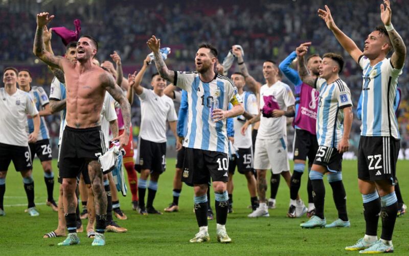 ضربة موجعة للأرجنتين قبل المونديال.. إصابة باليردي تهدد حلم المشاركة في كأس العالم
                                                
                                                
                                                    06/06/2026 05:28 م
                                                
                                                
                                                    تلقى منتخب الأرجنتين ضربة قوية قبل أيام من انطلاق منافسات كأس العالم 2026، بعد تعرض
