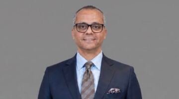 عصام سراج الدين بعد تعيينه مديرًا للتعاقدات بالأهلي: سعيد بالعودة إلى بيتي                                                                                                                                                    06/06/2026 01:50 ص                                                                                                                                                    علق عصام سراج الدين على قرار تعيينه مديرًا للتعاقدات بالنادي الأهلي، معربًا عن سعادته الكبيرة بالعودة إلى القلعة الحمراء، وذلك من خلال منشور عبر حسابه الرسمي