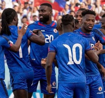 كأس العالم 2026.. منتخبا اسكتلندا وهايتي يُعلنان تشكيلهما الرسمي
                                                
                                                
                                                    14/06/2026 03:47 ص
                                                
                                                
                                                    يستعد منتخبا اسكتلندا وهايتي لخوض مواجهة قوية فجر الأحد على ملعب “جيلت ستاديوم”، ضمن منافسات الجولة الأولى من المجموعة الثالثة ببطولة كأس العالم 2026