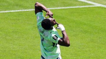 كأس العالم.. قطر تفسد فرحة سويسرا وتتعادل في الوقت القاتل
                                                
                                                
                                                    14/06/2026 12:07 ص
                                                
                                                
                                                    أقتنص منتخب قطر نقطة ثمينة من منتخب سويسرا في الوقت القاتل،  في المباراة التي جمعت علي ملعب "ليفاي" بمدينة كاليفورنيا الأمريكية، ضمن منافسات الجولة الأولى من المجموعة الثانية في بطولة كأس العالم 2026.
