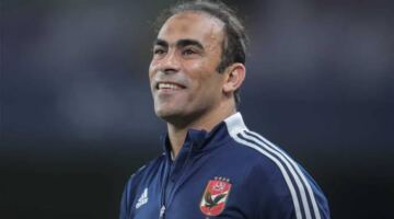 كواليس جلسة سيد عبد الحفيظ مع حسين الشحات داخل الأهلي
                                                
                                                
                                                    02/06/2026 09:17 م
                                                
                                                
                                                    كشف الناقد الرياضي أحمد عبد الباسط تفاصيل الجلسة التي جمعت بين مدير الكرة السابق بالنادي سيد عبد الحفيظ، ولاعب الفريق حسين الشحات، بشأن ملف تجديد عقده مع الأهلي.