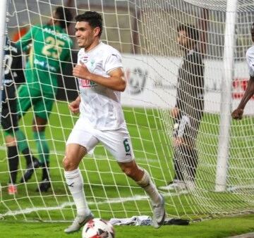 لاعب المصري على رادار الأهلي لتدعيم خط الوسط
                                                
                                                
                                                    03/06/2026 07:18 م
                                                
                                                
                                                    دخل محمد مخلوف، لاعب وسط النادي المصري، دائرة اهتمامات النادي الأهلي خلال الفترة الحالية، في إطار سعي القلعة الحمراء لتدعيم صفوف الفريق بعناصر جديدة…