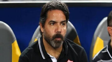 مدحت عبدالهادي : حسام حسن لن يجري تعديلات كبيرة بالمنتخب الفترة المقبلة                                                                                                                                                    04/06/2026 11:51 م                                                                                                                                                    أكد مدحت عبد الهادي نجم الكرة المصرية السابق، أن المدير الفني حسام حسن لن يجري تعديلات كبيرة