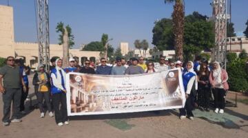 مصر بتجري للحضارة.. انطلاق ماراثون المتاحف بالجيزة لتعزيز وعي الشباب رياضيا وثقافيا
                                                
                                                
                                                    06/06/2026 10:19 م
                                                
                                                
                                                    انطلقت فعاليات «ماراثون المتاحف» بمحافظة الجيزة، اليوم السبت، تحت شعار «مصر بتجري للحضارة»، وذلك في إطار حرص الدولة المصرية على نشر الثقافة الرياضية وتعزيز مفاهيم الهوية الوطنية والانتماء لدى الشباب.
