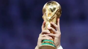 حكّام أول 4 مباريات في بطولة كأس العالم لكرة القدم 2026 .. تعرّف على الأسماء                                                                                                                                                       10/06/2026 01:38 ص                                                                                                                                                       أعلنت اللجنة المنظمة لبطولة كأس العالم لكرة القدم 2026 أسماء الحكام المكلفين بإدارة أول أربع مباريات في البطولة، التي تنطلق وسط اهتمام جماهيري وإعلامي كبير من