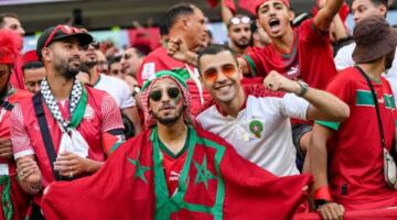 مونديال الأزمات.. التأشيرات تحرم عشرات المشجعين المغاربة من حضور كأس العالم                                                                                                                                                       11/06/2026 01:35 ص                                                                                                                                                       تسببت أزمة تتعلق بإجراءات التأشيرات في حرمان عشرات المشجعين المغاربة من السفر إلى الولايات …