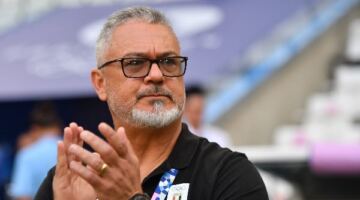 ميكالي يكشف كواليس مفاوضاته مع الزمالك وحقيقة عرض الأهلي                                                                                                                                                    04/06/2026 02:02 ص                                                                                                                                                    كشف البرازيلي روجيرو ميكالي، المدير الفني السابق للمنتخب الأولمبي، عن تفاصيل مفاوضاته السابقة مع نادي الزمالك…