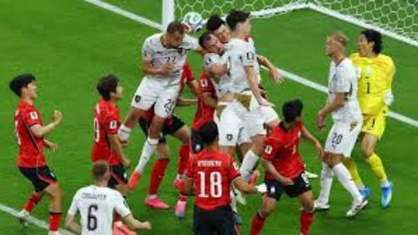نتائج اليوم الأول في كأس العالم 2026.. انتصار المكسيك وكوريا الجنوبية في افتتاح المنافسات
                                                
                                                
                                                    12/06/2026 11:36 ص
                                                
                                                
                                                    أسدل الستار على منافسات اليوم الأول من بطولة كأس العالم 2026، المقامة في الولايات المتحدة الأمريكية وكندا والمكسيك، بعدما شهدت الجولة الافتتاحية للمجموعة الأولى مباراتين حملتا العديد من الأحداث