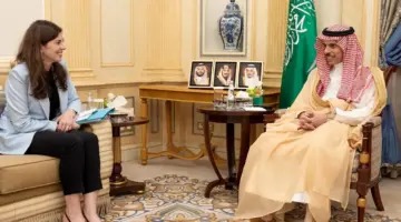 وزير الخارجية يبحث مع مستشارة الرئيس الفرنسي مستجدات الأوضاع في المنطقة – أخبار السعودية