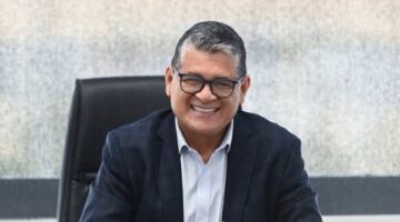 أحمد العدوي يكشف تفاصيل مواجهته النارية مع أبو ريدة لإطاحة أوسكار رويز