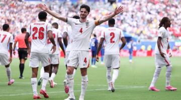 إنجلترا تباغت فرنسا بهدف مبكر في معركة حسم المركز الثالث بكأس العالم