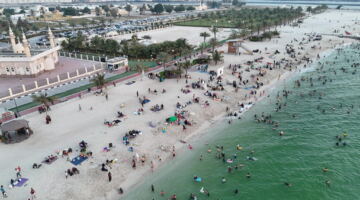 بلدية الحمرية تعزز منظومة الإنقاذ البحري لرفع معدلات الأمان على شواطئها العامة