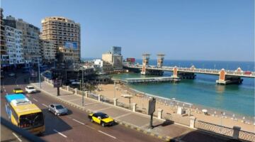 تحذيرات الأرصاد للمصطافين في الإسكندرية رغم تراجع حدة الموجة الحارة الحالية