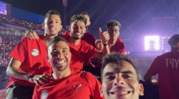 تريزيجيه يشارك لقطات خاصة من حفل تكريم أبطال المنتخب باستاد القاهرة