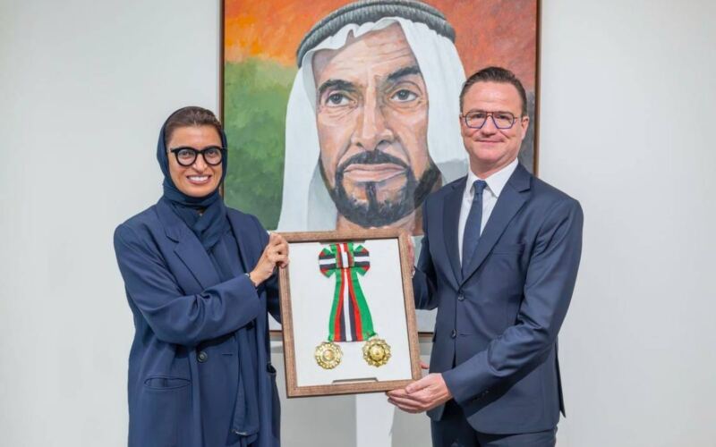 رئيس الدولة يقلد سفير بلجيكا وسام الاستقلال تقديراً لجهوده في تعزيز العلاقات